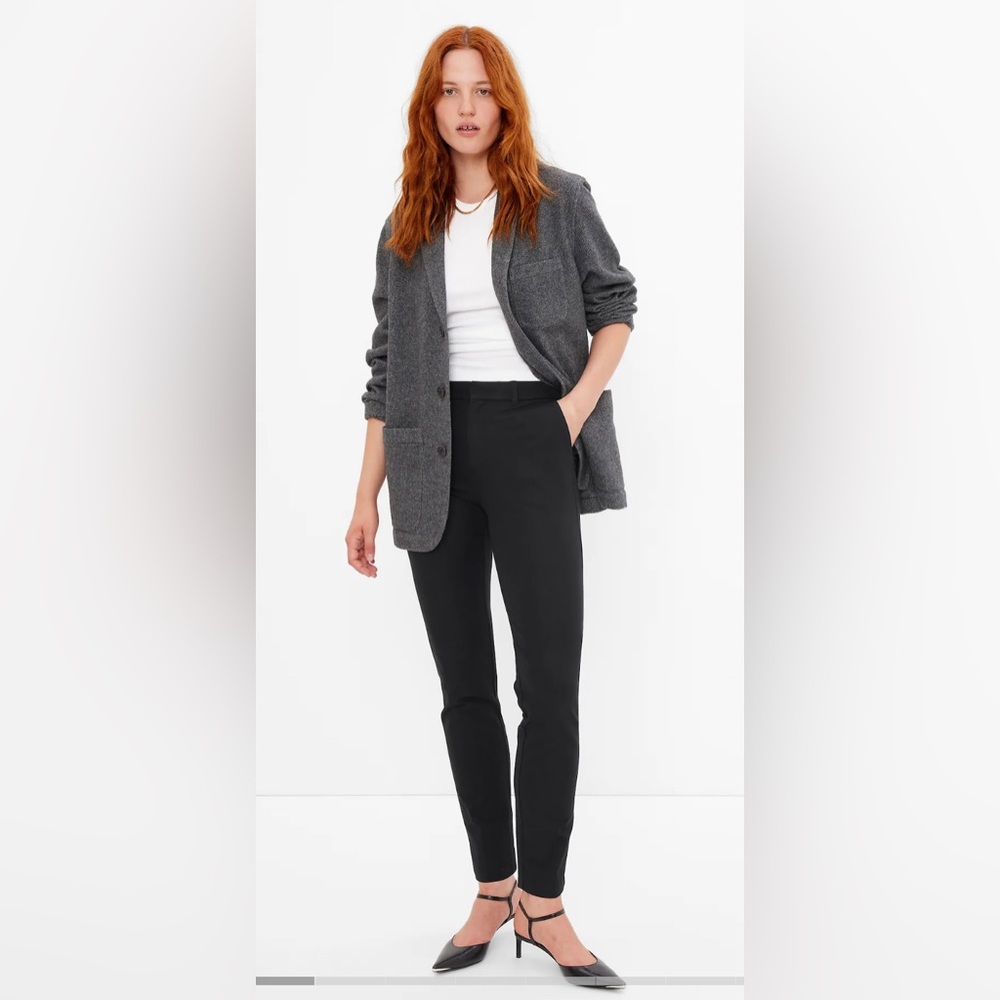 Gap 8 Long Slim Pants.  A put together feel with all day flex.  Sleek & slim fit